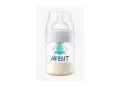 Biberón Philips Avent con leche. Aprende como dar el biberón a un bebé para evitar gases con este diseño.