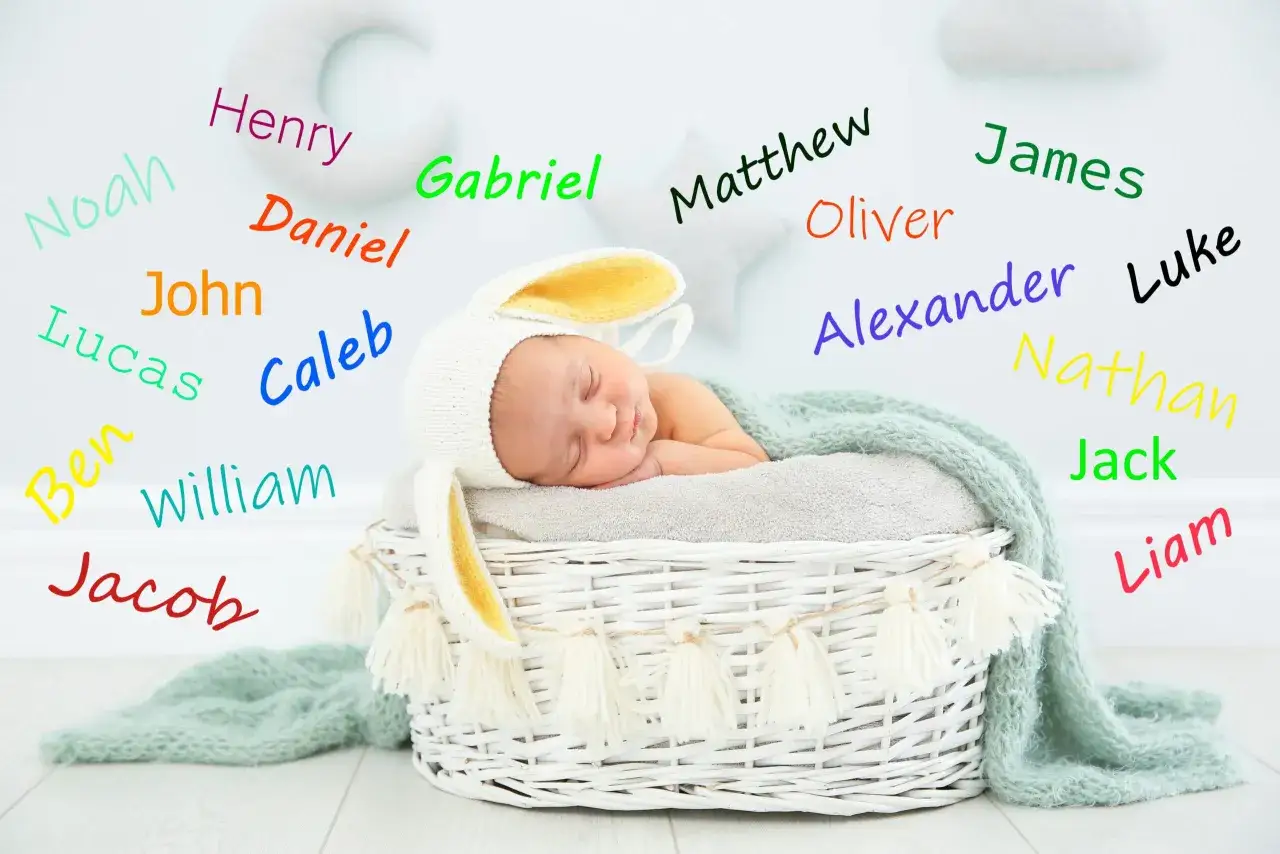 Beb&eacute; durmiendo con gorro de orejas de conejo, rodeado de nombres de ni&ntilde;os originales como Noah, Liam y Jacob.